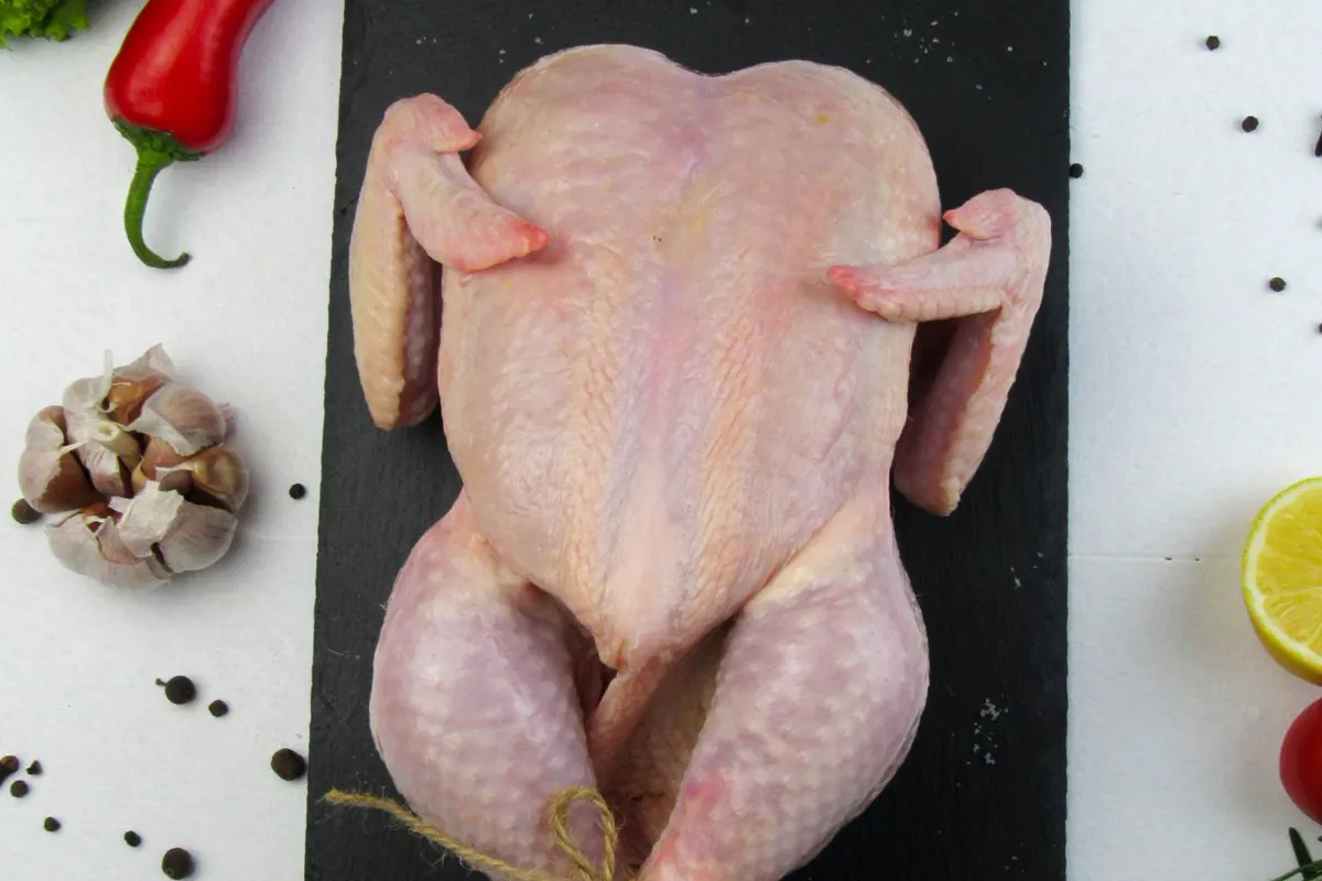 Poulet entier cru